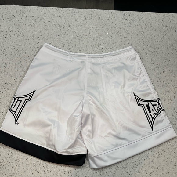 NWT Authentic Men’s MMA Tapout fight shorts - Picture 4 of 9